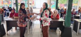 PENERIMAAN INSENTIF KADER KESEHATAN, POSYANDU, DAN PENDIDIK PAUD KALURAHAN KENTENG